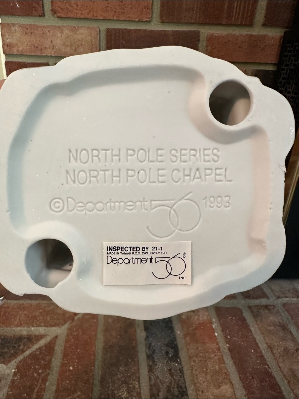 Vtg 1993 Dept 56 North Pole Village Series “North Pole Chapel" Porcelain Works - Picture 9 of 9
